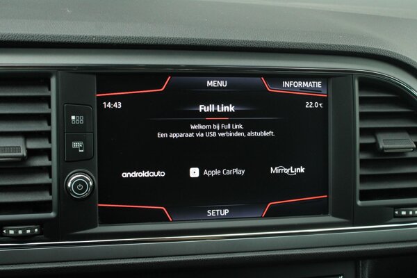 Apple Carplay/Android Auto Apple Carplay/Android Auto