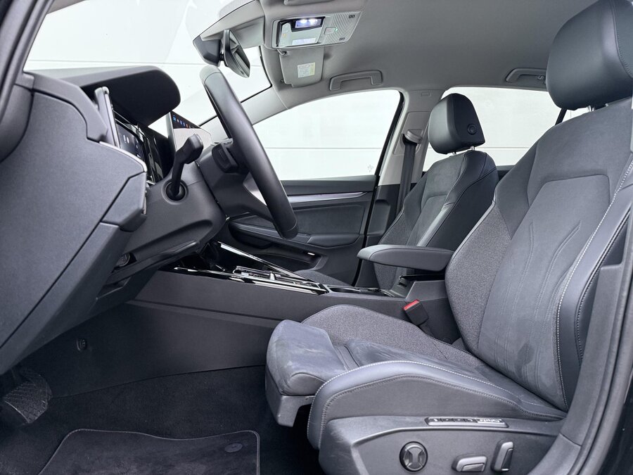 Volkswagen Golf 1.5 eHybrid Style