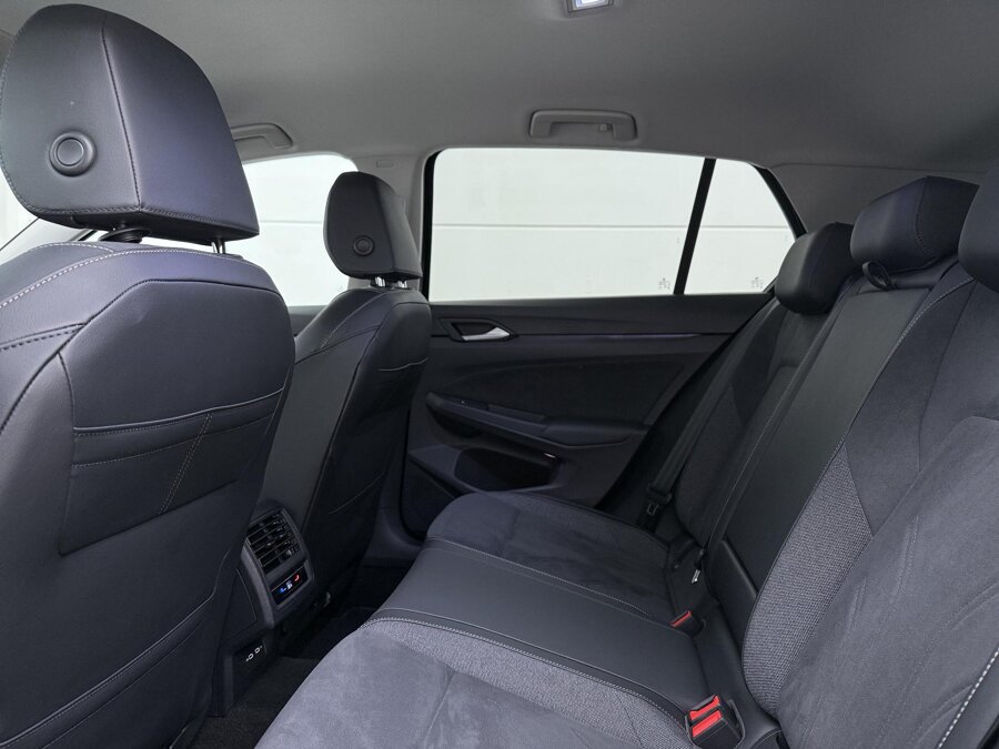Volkswagen Golf 1.5 eHybrid Style