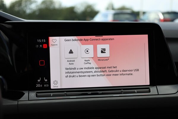Apple Carplay/Android Auto Apple Carplay/Android Auto