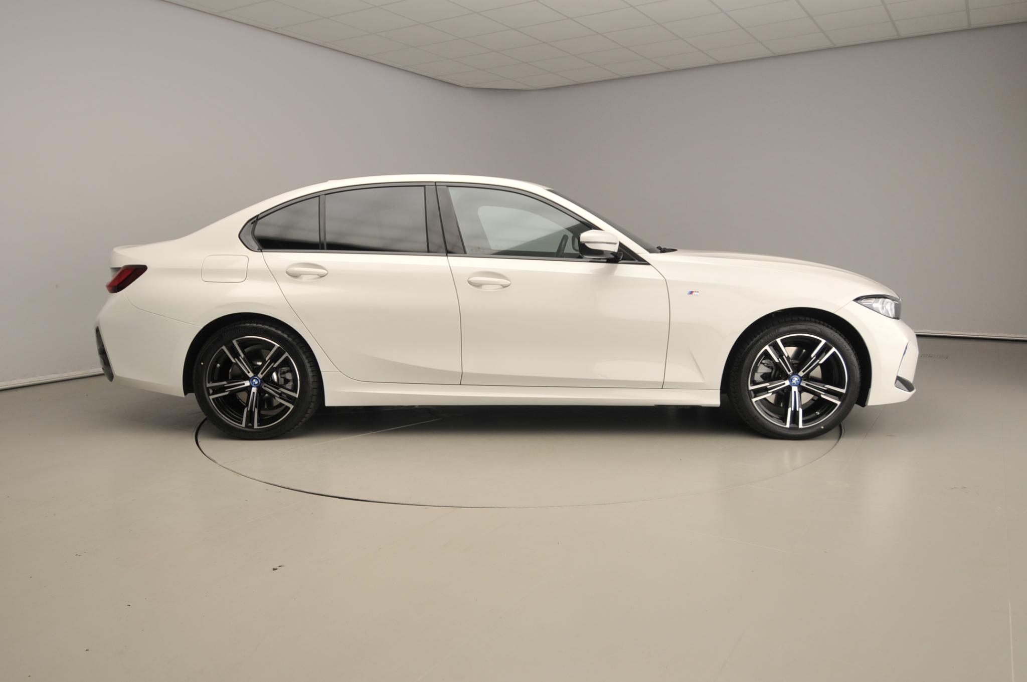 BMW 3 Serie Sedan 320e - Afbeelding 4