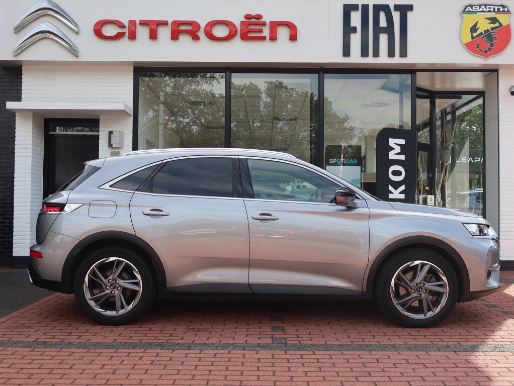DS DS 7 Crossback E-Tense Plug-in Hybride 300PK eEAT8 Automaat 4x4 So Chic Rivoli, Rijklaarprijs | Panoramadak | Leder | Camera | Navigatie | DAB+ - Afbeelding 3