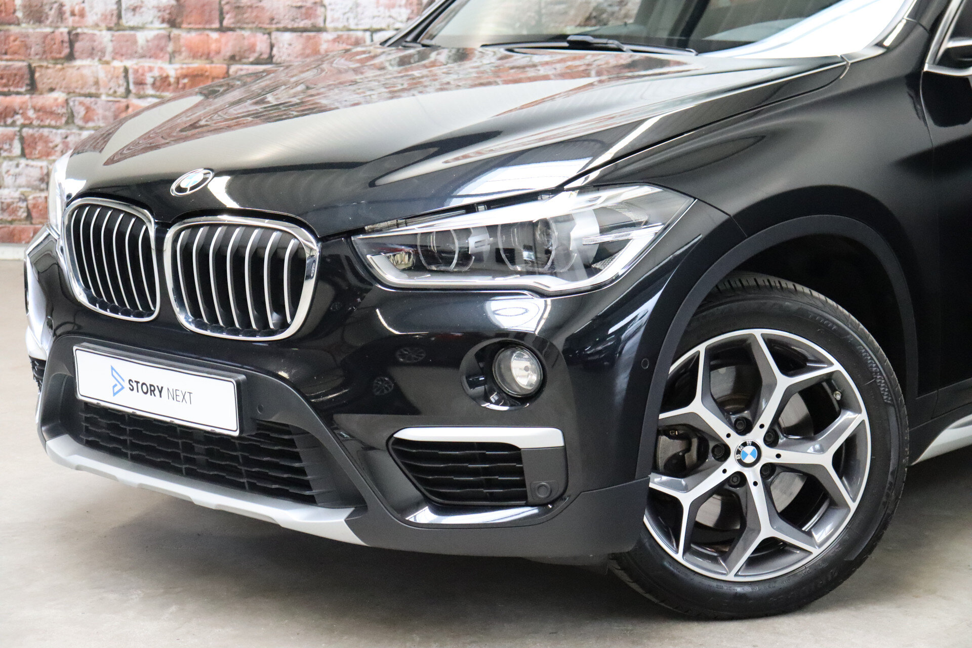 BMW X1 sDrive20i Executive xLine Automaat - Afbeelding 2
