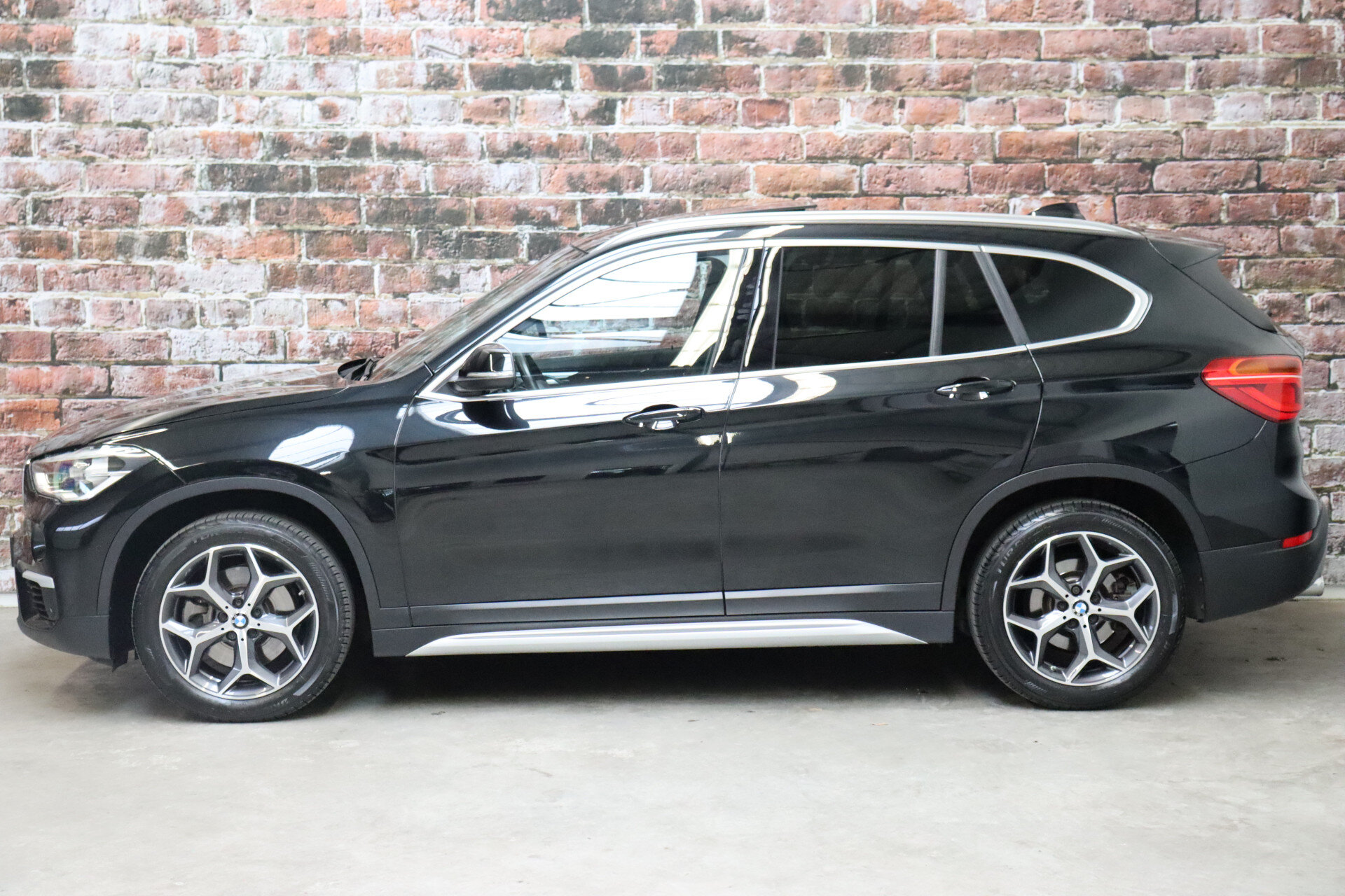 BMW X1 sDrive20i Executive xLine Automaat - Afbeelding 3