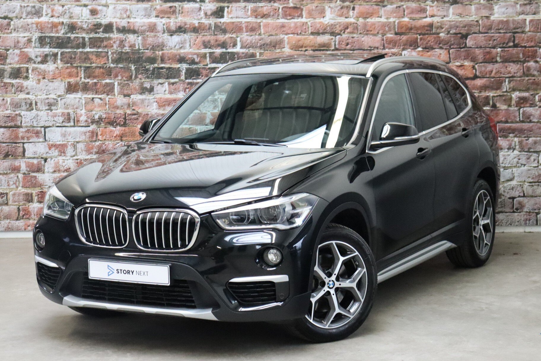 BMW X1 sDrive20i Executive xLine Automaat