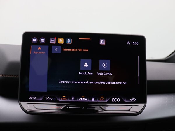Apple Carplay/Android Auto Apple Carplay/Android Auto