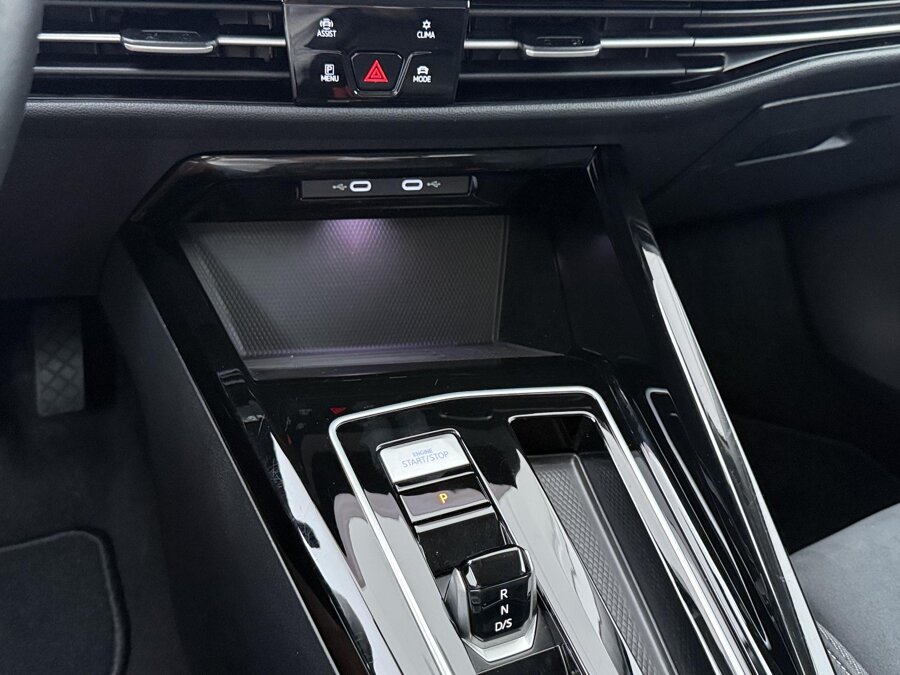 Volkswagen Golf 1.5 eHybrid Style