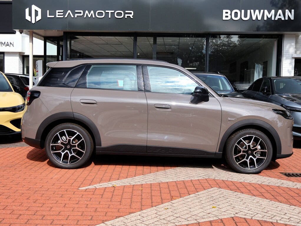 Leapmotor B03X B03X EV ProMax 53kWh 197PK Automaat Design NIEUW, Rijklaarprijs | Adaptieve Cruise Control | Stoelverwarming | Stuurverwarming | 360 Camera - Afbeelding 3