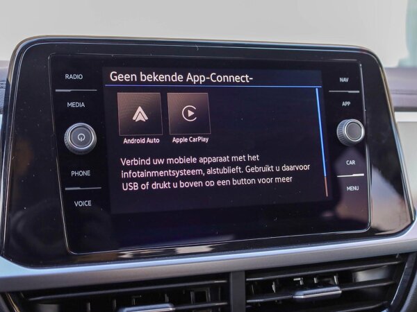 Apple Carplay/Android Auto Apple Carplay/Android Auto