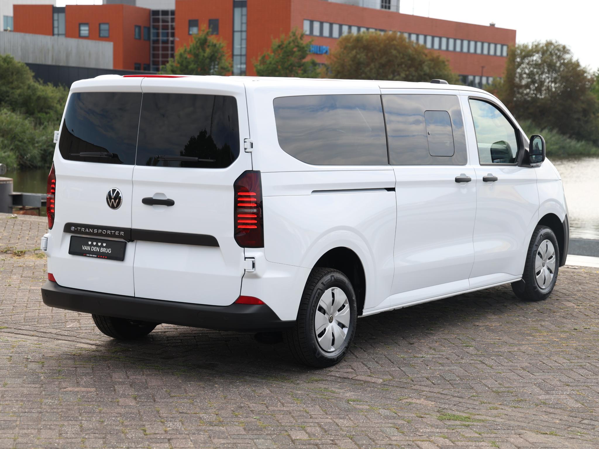 Volkswagen e-Transporter Kombi L2H1 64 kWh / 136PK - Afbeelding 5