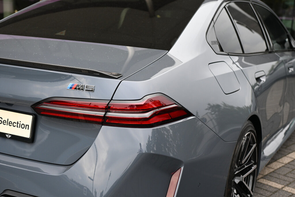 BMW M5 32