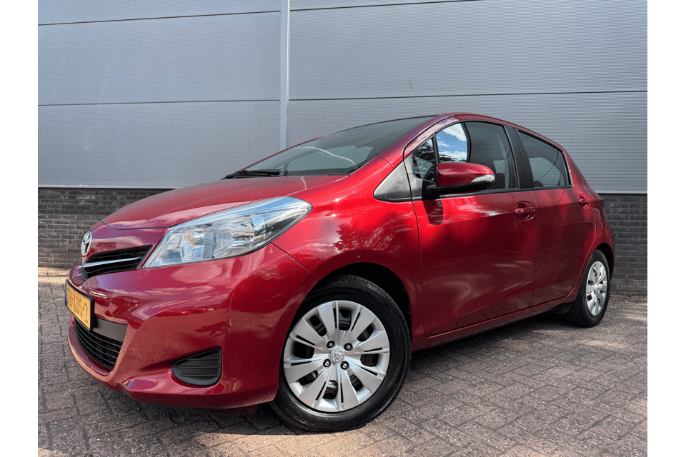 Toyota Yaris 1.3 VVT-i Aspiration Trekhaak Airco - Afbeelding 1