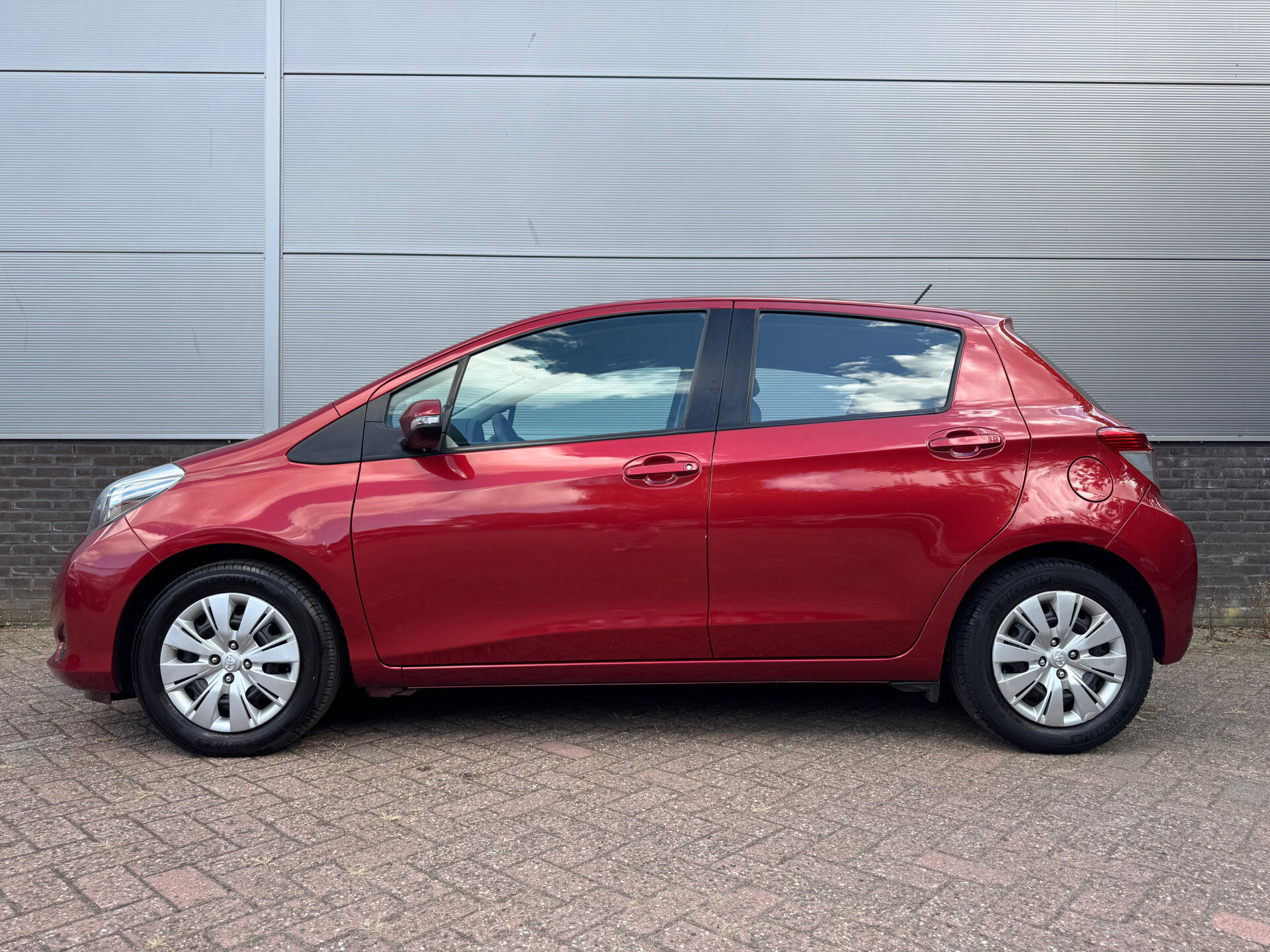 Toyota Yaris 1.3 VVT-i Aspiration Trekhaak Airco - Afbeelding 2