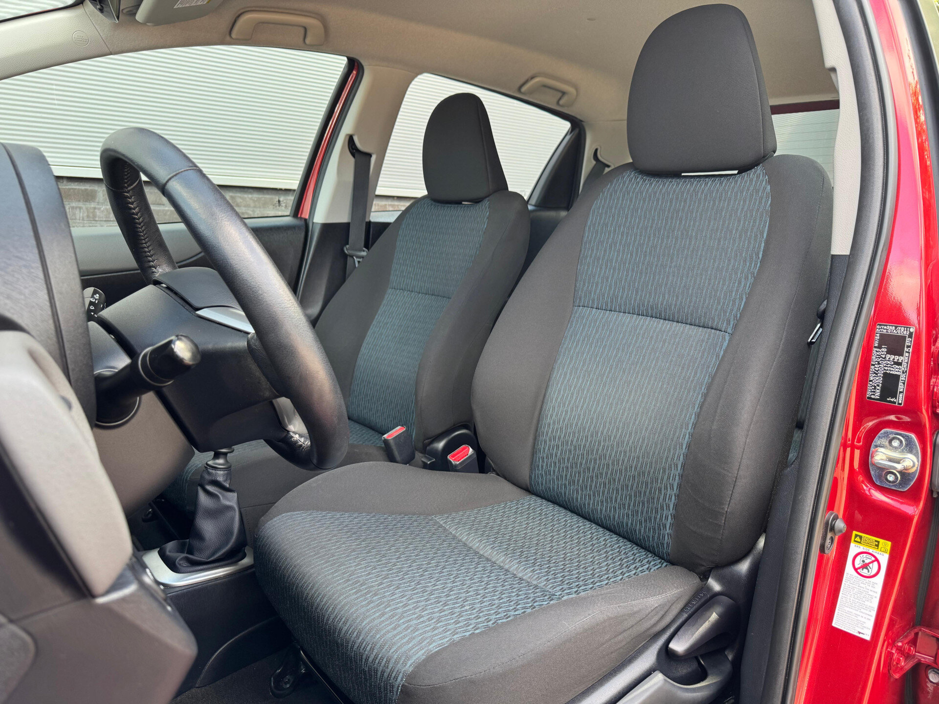 Toyota Yaris 1.3 VVT-i Aspiration Trekhaak Airco - Afbeelding 4