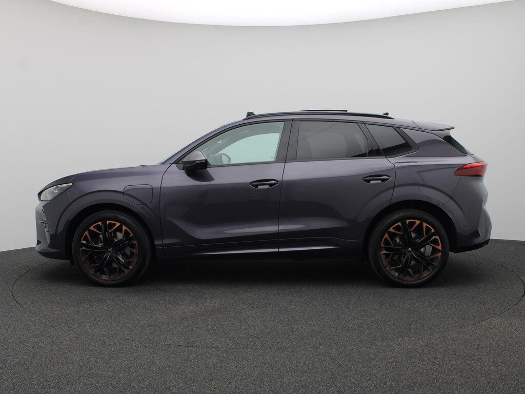 CUPRA Terramar 1.5 TSI e-Hybrid VZ Performance 272PK DSG Pano-Schuifdak, Trekhaak, 20" LM Velgen, Matrix-LED Verlichting, Leder, Head-Up Display, 360gr. Camera, Sennheiser Audio, Keyless, Side Assist - Obraz 3