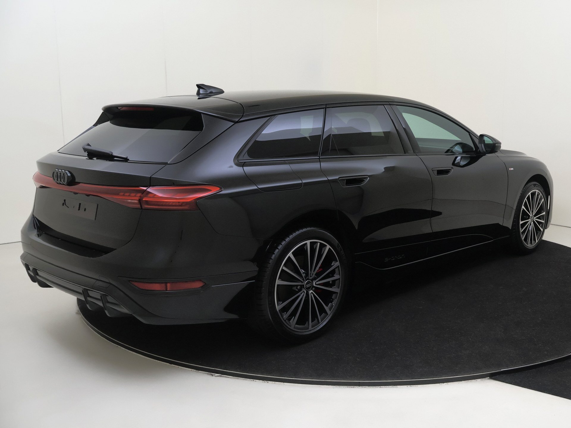 Audi A6 Avant e-tron S edition - Afbeelding 2