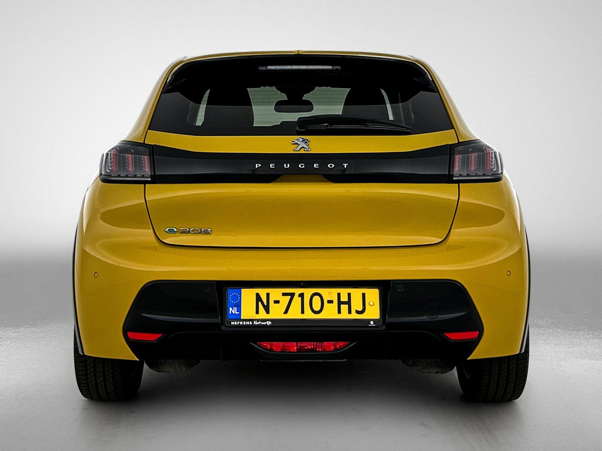Peugeot e-208