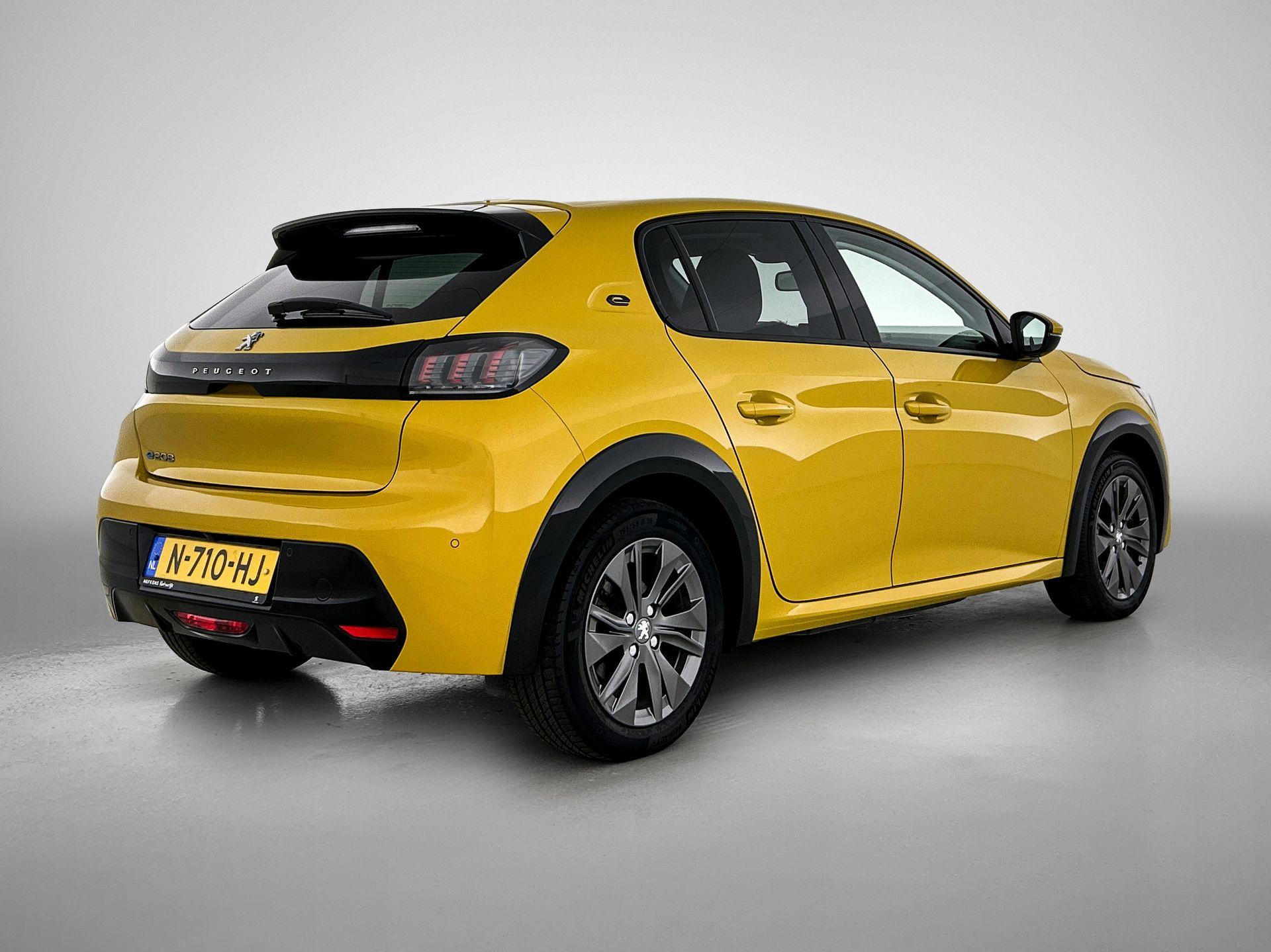 Peugeot e-208