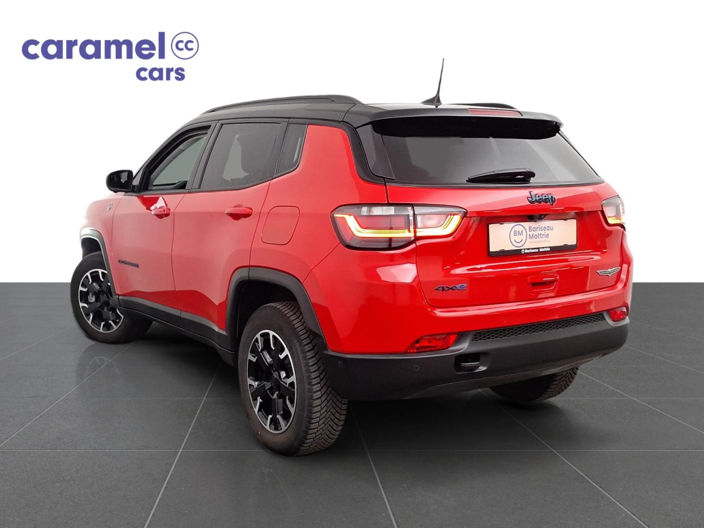 Jeep Compass TRAILHAWK PHEV 4X4 AUTOMAAT *LEDER*PANO DAK*OPEN DAK*ZETEL VERWARMING EN KOELING*CAMERA VOOR EN ACHTER*SENSOREN* - Afbeelding 4