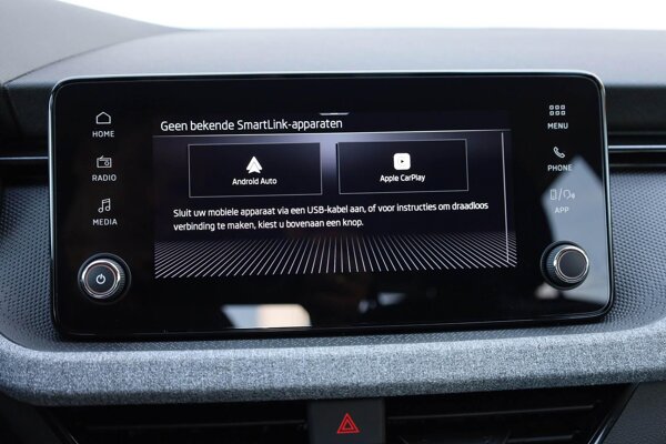 Apple Carplay/Android Auto Apple Carplay/Android Auto