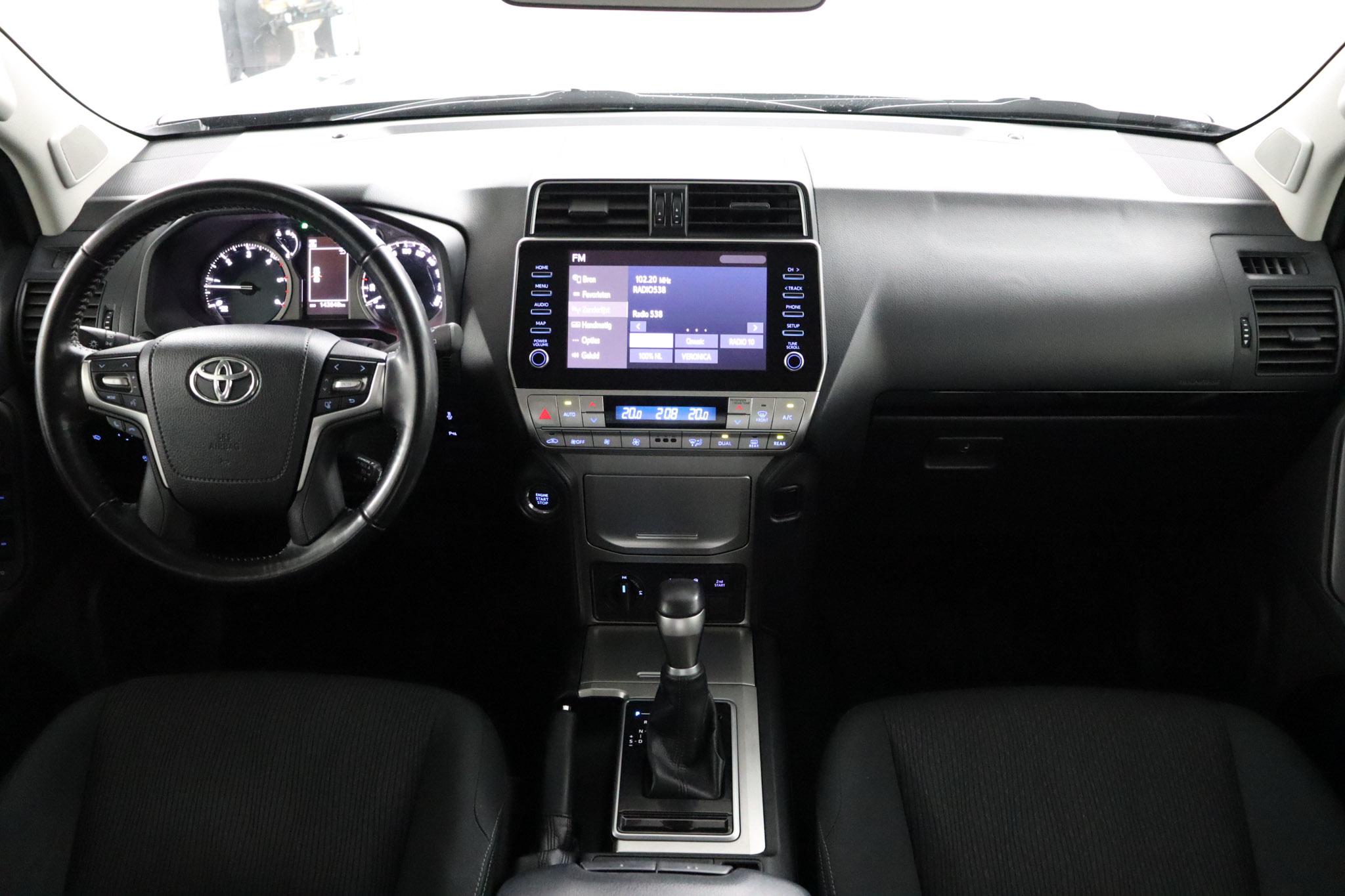 Toyota Land Cruiser 2.8 D-4D-F Comfort  Window Van - Afbeelding 4