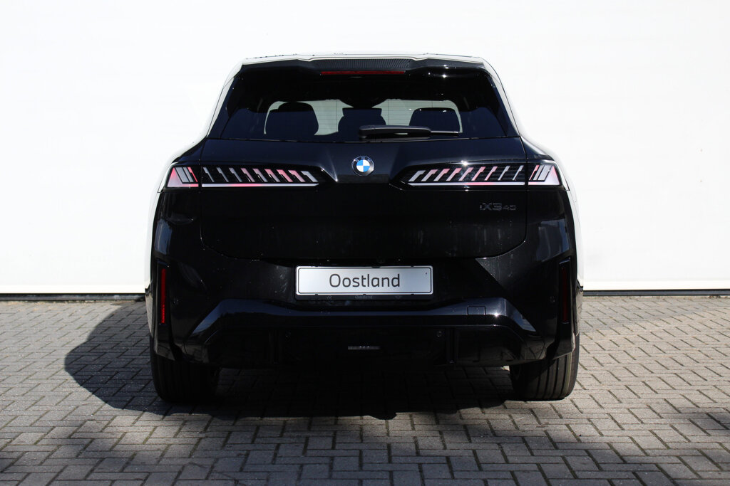 BMW iX3 6