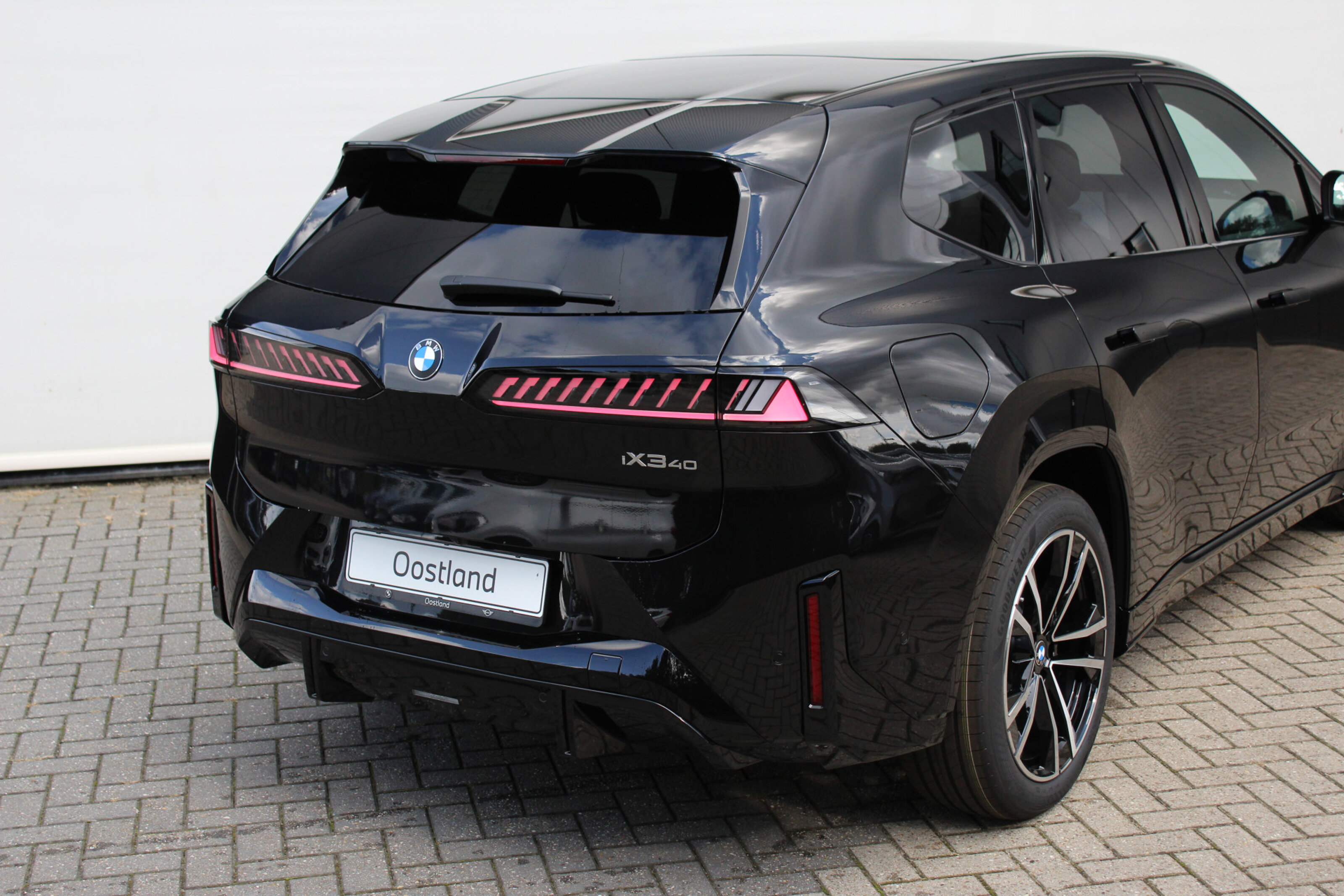BMW iX3 8