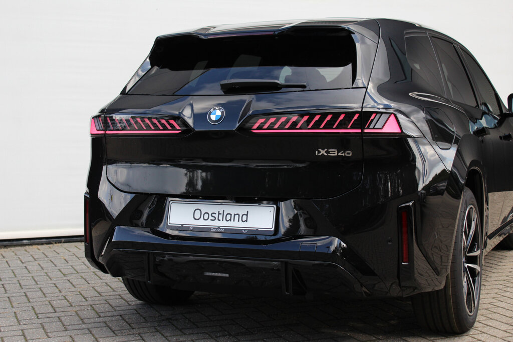 BMW iX3 9