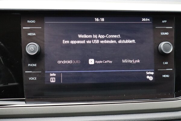 Apple Carplay/Android Auto Apple Carplay/Android Auto