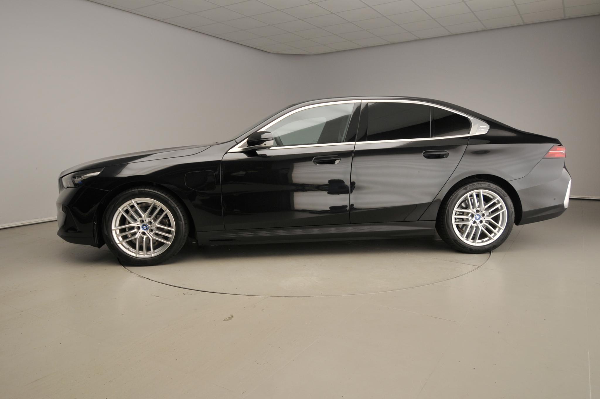 BMW 5 Serie Sedan 530e - Afbeelding 2