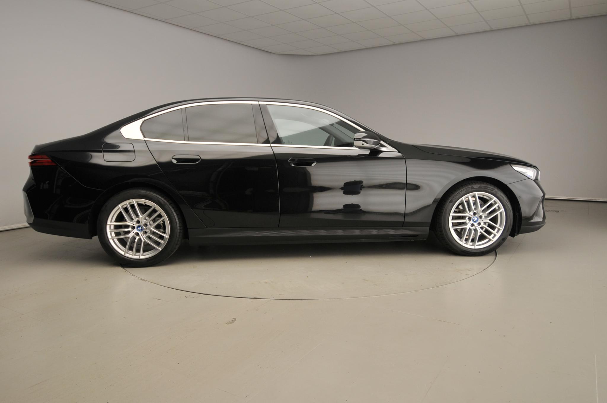 BMW 5 Serie Sedan 530e - Afbeelding 4