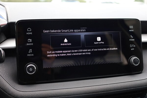 Apple Carplay/Android Auto Apple Carplay/Android Auto