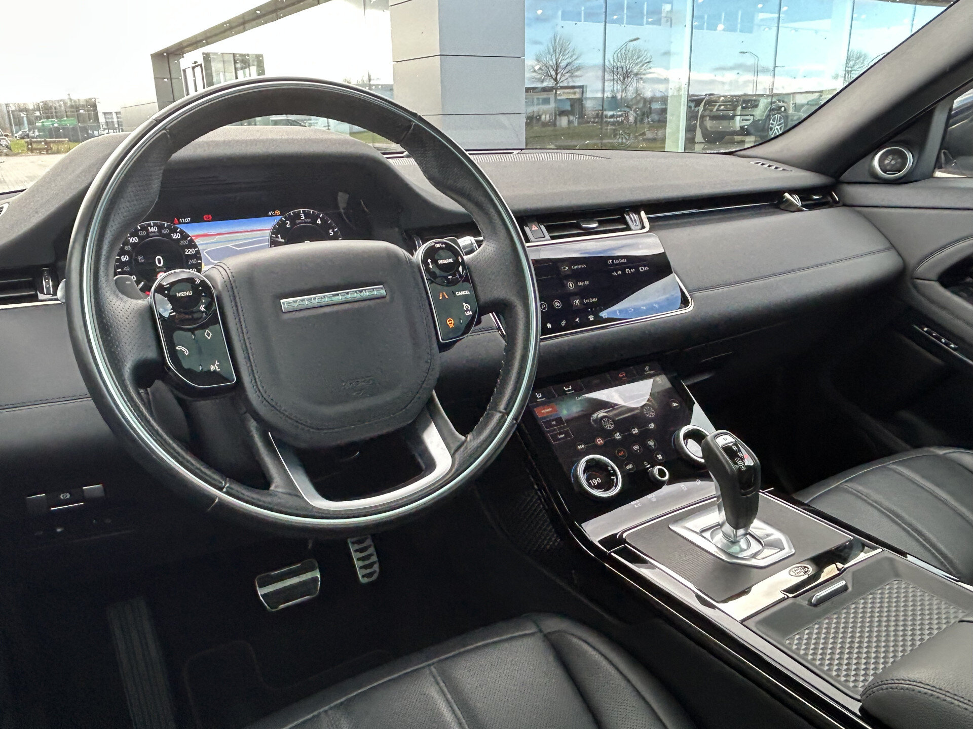 Land Rover Range Rover Evoque P300e 309pk AWD R-Dynamic SE - Afbeelding 2