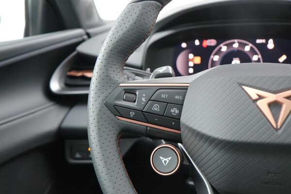 cruise control adaptief met Stop&Go en stuurhulp cruise control adaptief met Stop&Go en stuurhulp