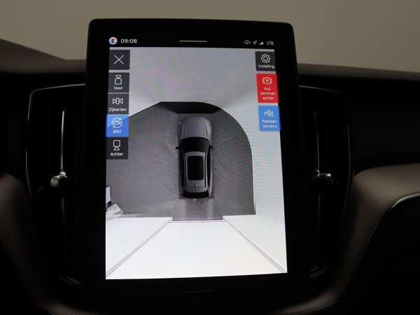 Visual Park Assist met Front "Fisheye" view