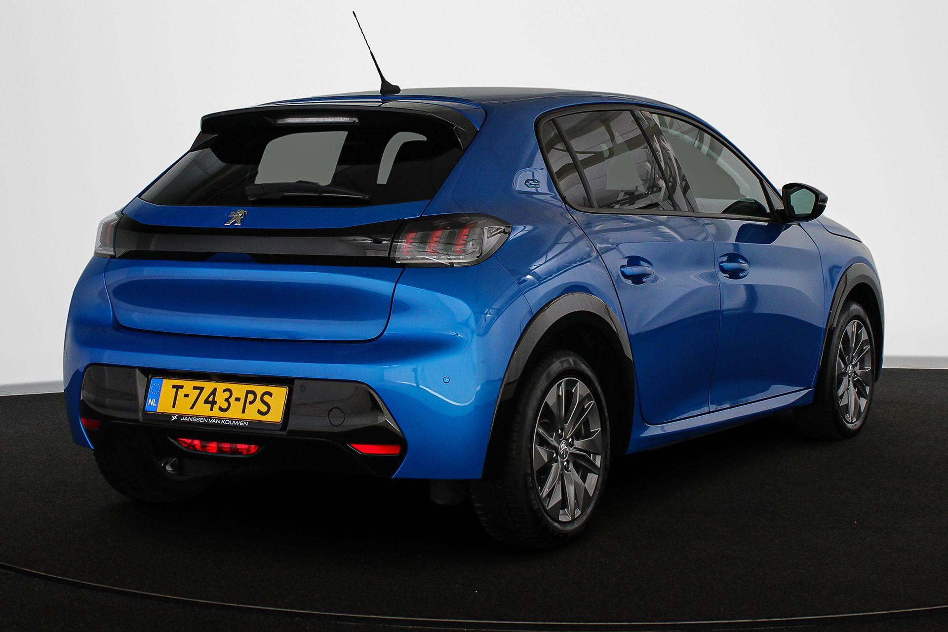 Peugeot e-208