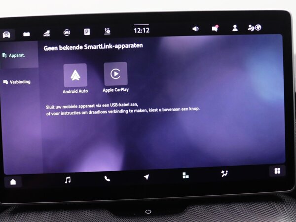 Apple Carplay/Android Auto Apple Carplay/Android Auto