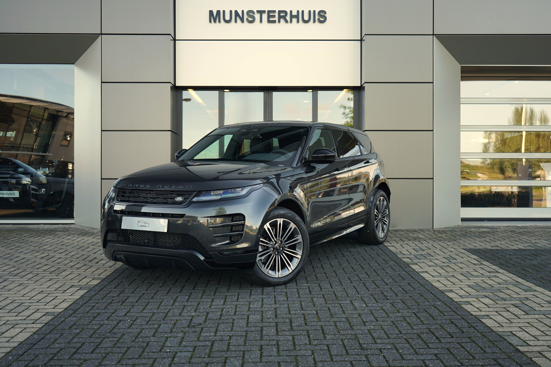 Land Rover Range Rover Evoque P270e PHEV AWD Dynamic SE