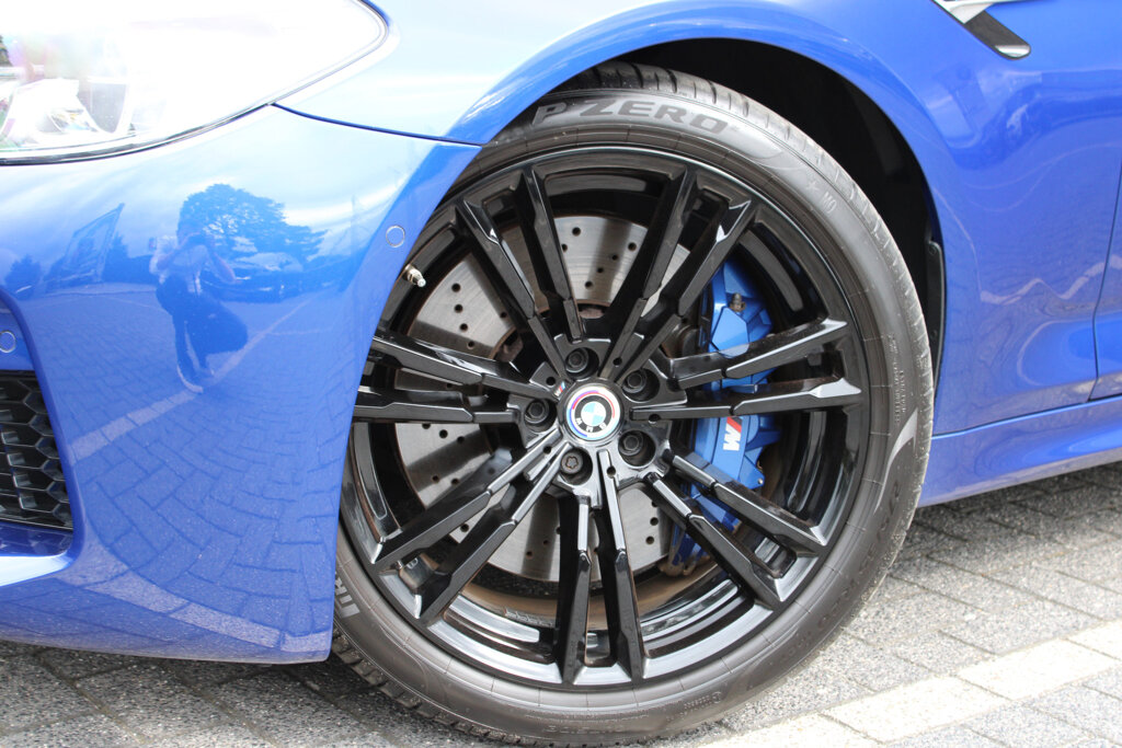 BMW M5 4