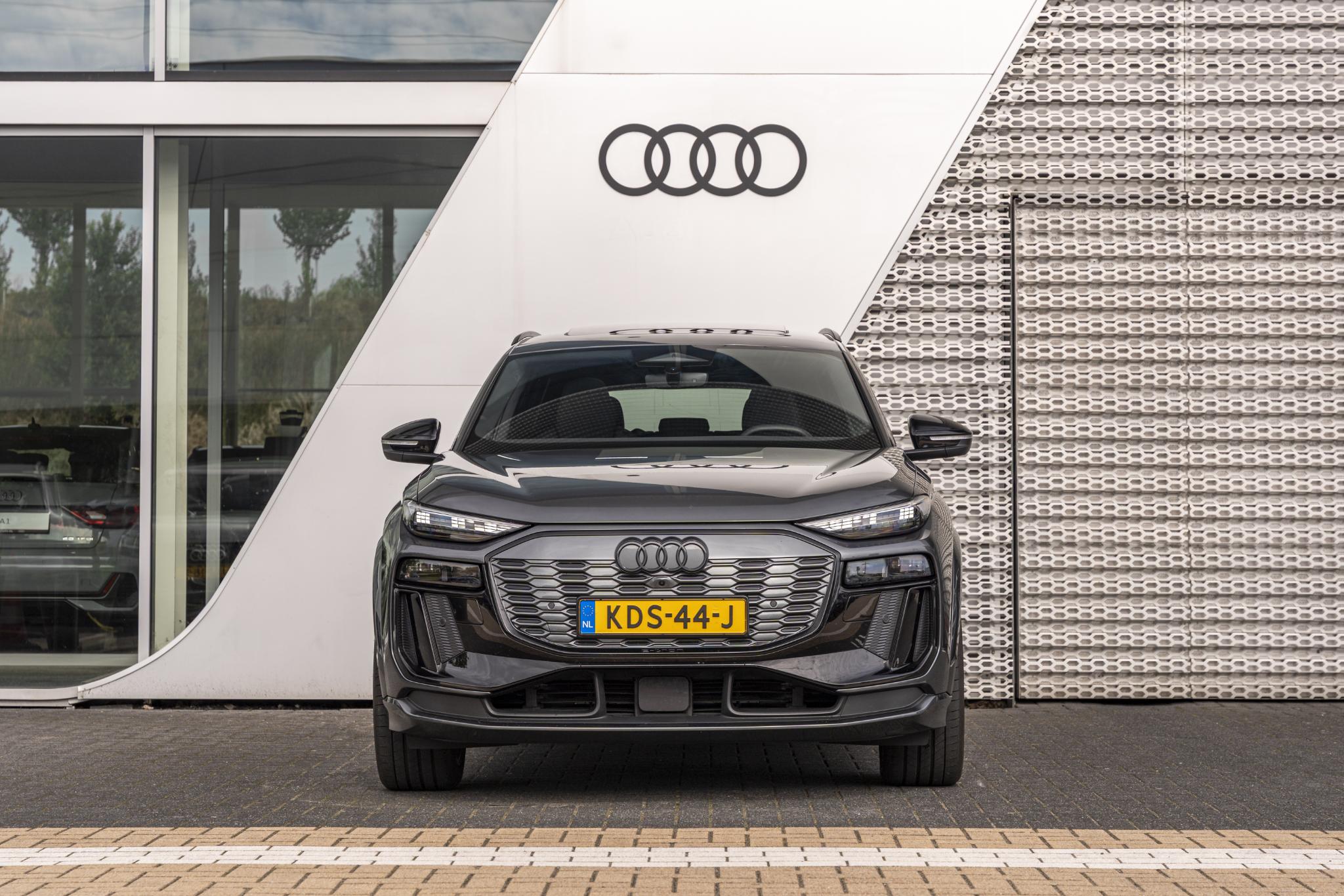 Audi Q6 S edition e-tron 83Kwh 185 kW / 252 PK SUV Elektri - Afbeelding 2