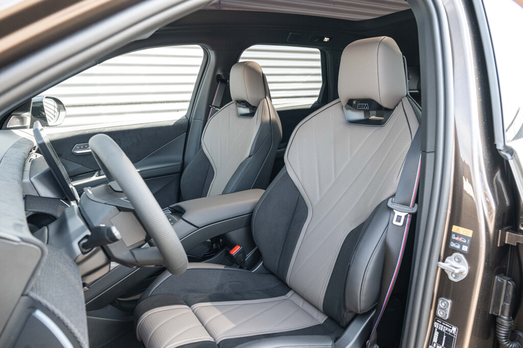 BMW iX3 4