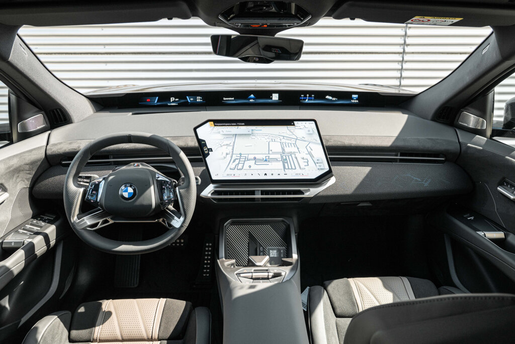 BMW iX3 5