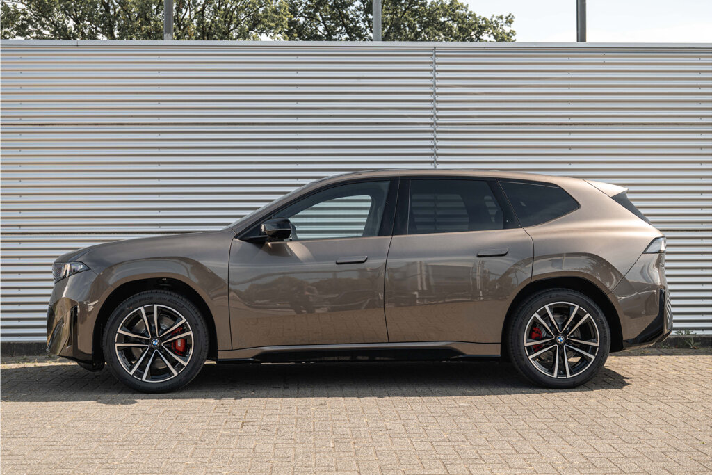 BMW iX3 37