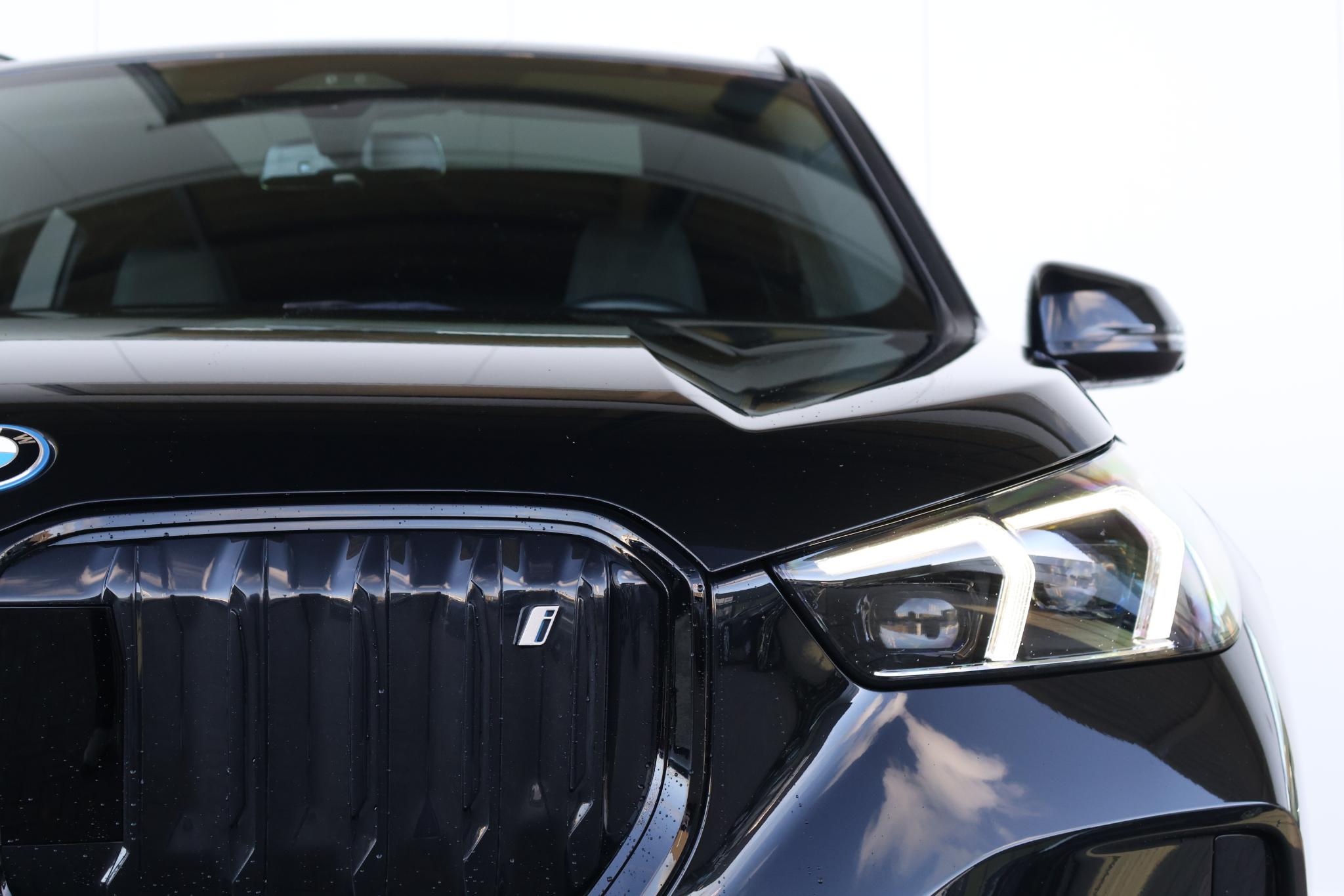 BMW iX1 xDrive30 Launch Edition 67 kWh - Afbeelding 3