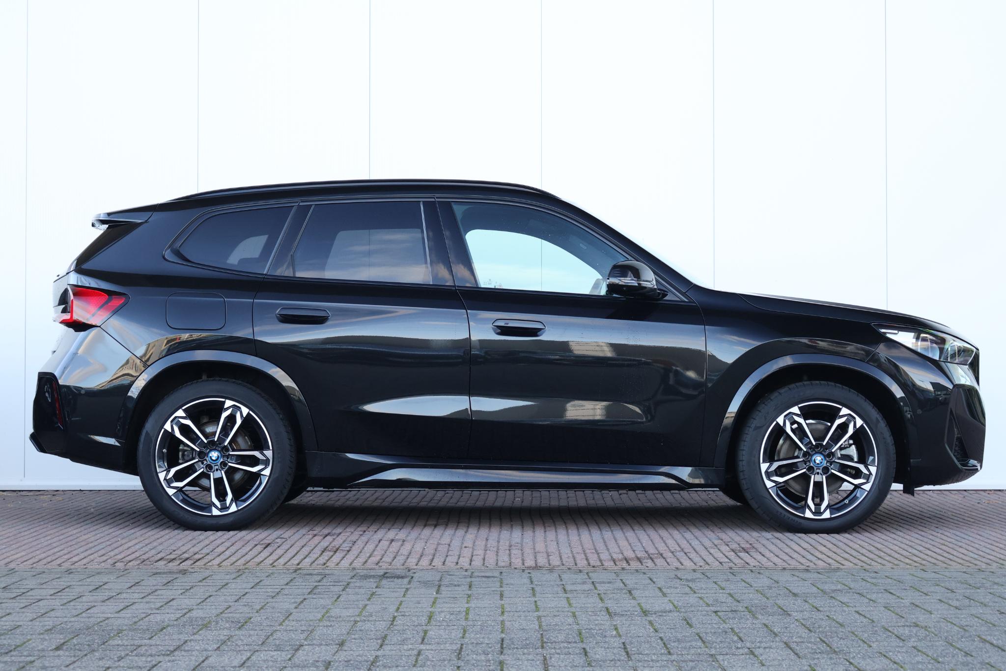 BMW iX1 xDrive30 Launch Edition 67 kWh - Afbeelding 5