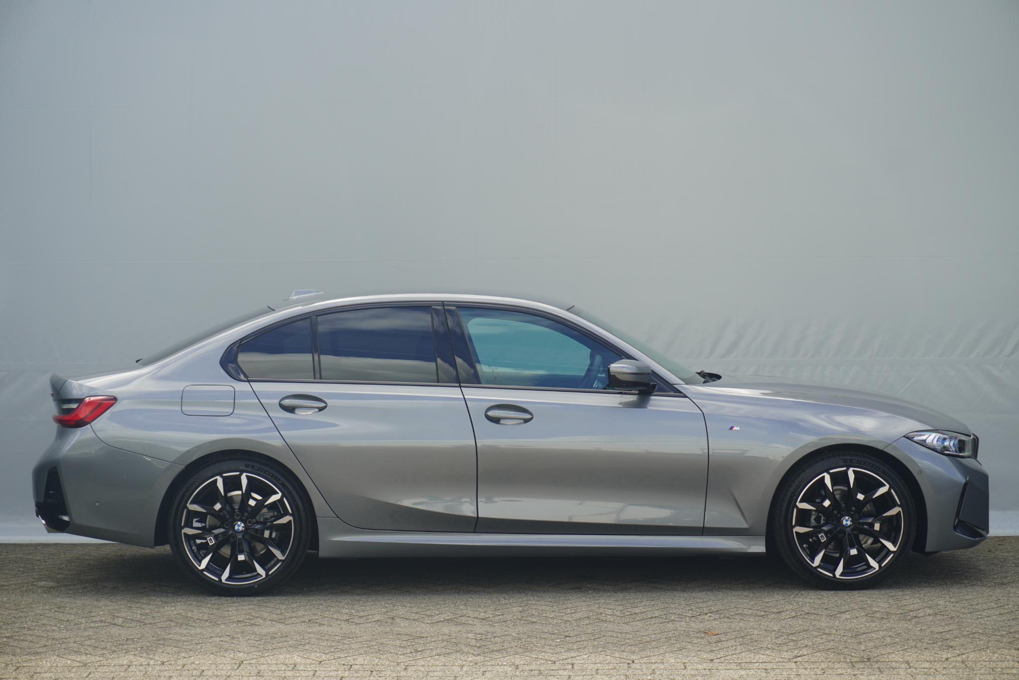 BMW 3 serie Sedan 318i - Afbeelding 4