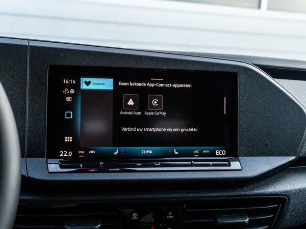 Apple Carplay/Android Auto Apple Carplay/Android Auto