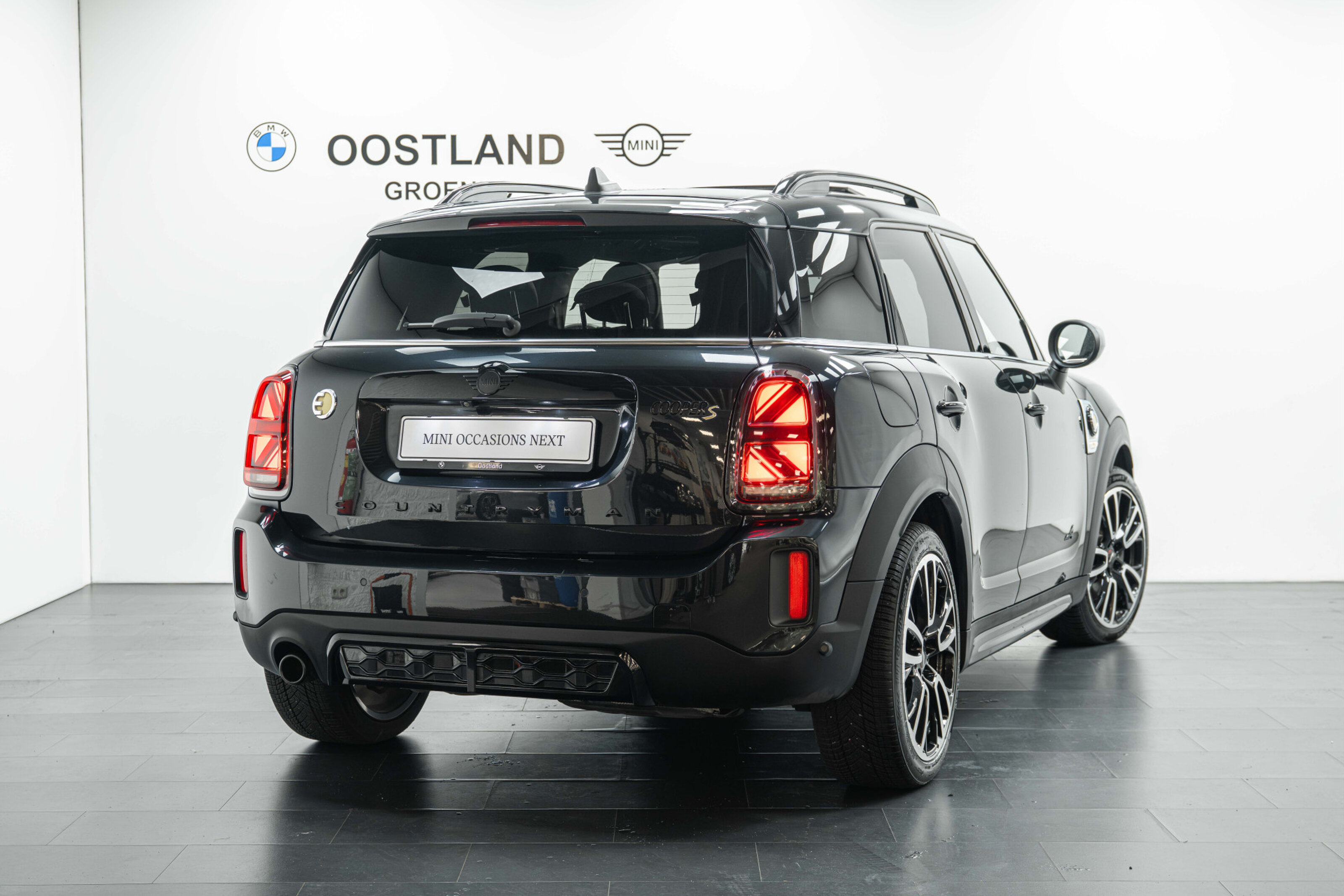 MINI Countryman Cooper S E ALL4 JCW Automaat