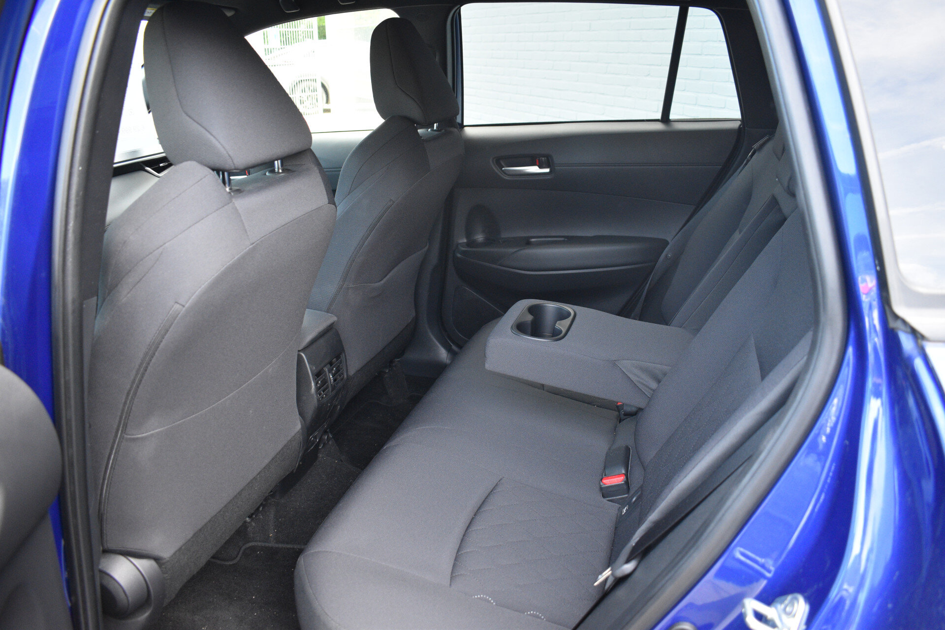 Toyota Corolla Cross Hybrid 140 Dynamic Automaat 140pk - Afbeelding 3