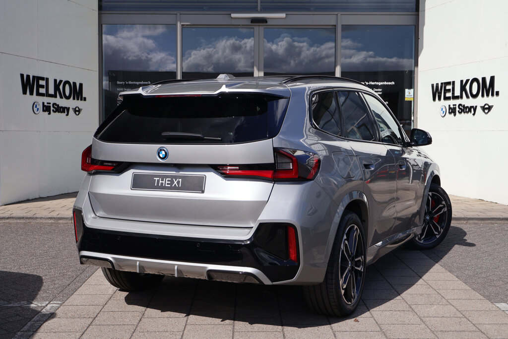 BMW X1 6